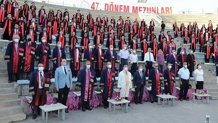 ERÜ Tıp Fakültesi 47. dönem Mezunlarını verdi