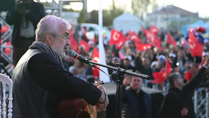 Esat Kabaklı konserine büyük ilgi