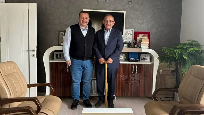 Eski Bakan Özhaseki'den merak uyandıran fotoğraf!