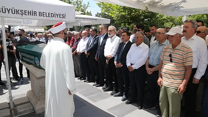 Eski Bakanın acı günü! Son yolculuğuna uğurlandı