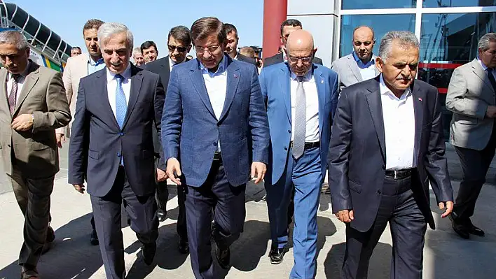 Eski Başbakan Ahmet Davutoğlu Kayseri'de