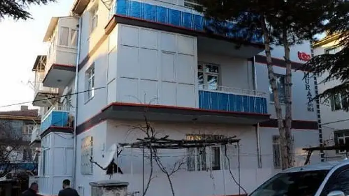 Eski eşini bıçaklayan sanığa 17 yıl hapis