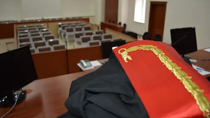Eski vergi müfettişine FETÖ'den 6 yıl 3 ay hapis cezası