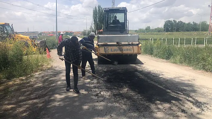 Eskiyen ve yıpranan yollar yenileniyor