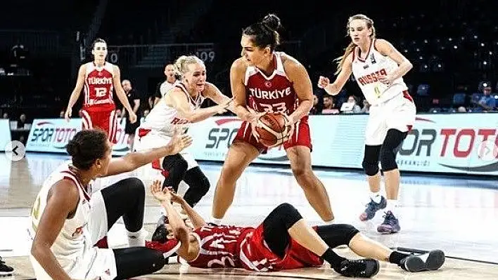 Esra Ural Topuz, 'Avrupa Şampiyonasına emin adımlarla gitmek istiyoruz'
