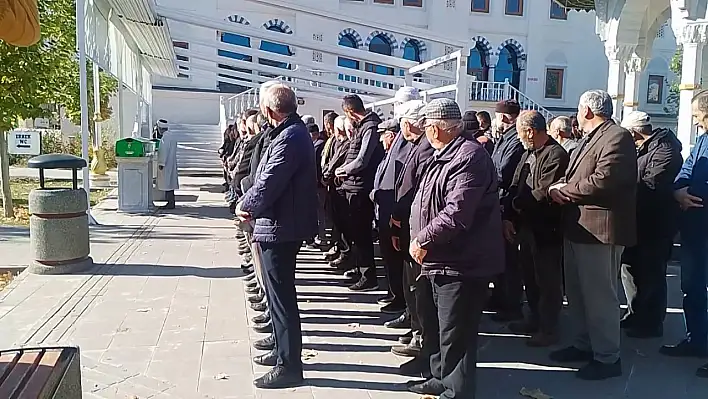 Evde cansız bedenleri bulunmuştu, son yolculuklarına uğurlandılar