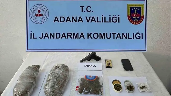 Evinde bir kilo esrar ele geçirildi