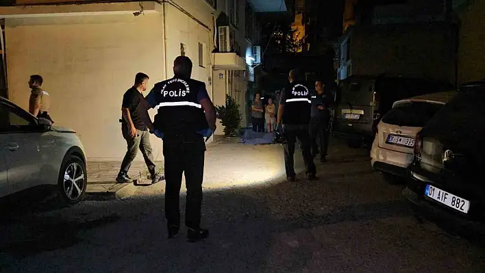 Evinin önünde uğradığı silahlı saldırıda hayatını kaybetti