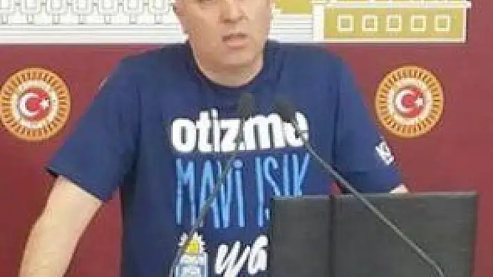 FARKINDALIK İÇİN OTİZME MAVİ IŞIK YAK