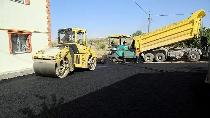 Fatih mahallesinde sıcak asfalt çalışmasına başlandı