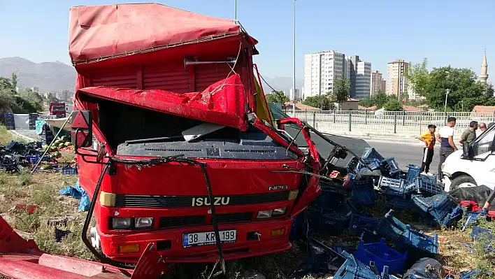 Feci kaza! Otomobil karpuz sergisine daldı: 1 ölü