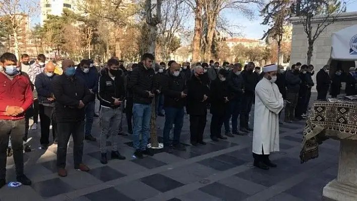 Feci kazada hayatını kaybeden genç toprağa verildi