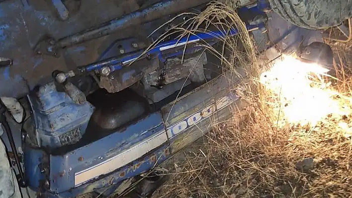 Adana'da traktör devrildi: 1 ölü