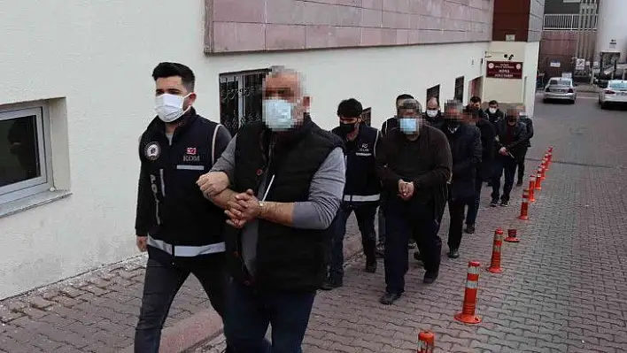 FETÖ'cülere ev ayarlayanlara operasyon: 6 gözaltı