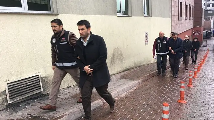 FETÖ'den gözaltına alınan 5 avukat hakim karşısında