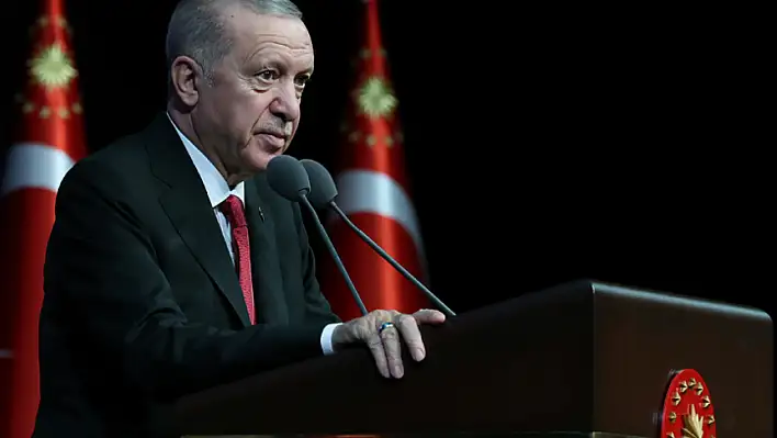 Flaş gelişme! Erdoğan o ismi görevden aldı