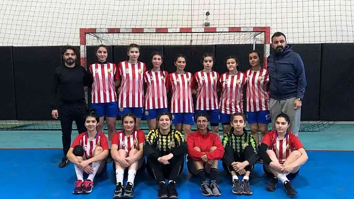 FMG Spor Lisesi yarı finale yükseldi