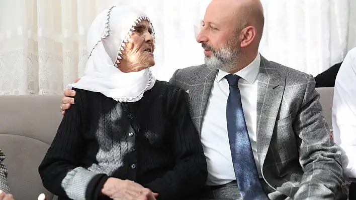 'Geleceği şekillendirecek olan kadınlarımızdır'