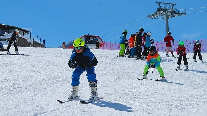 Geleceğin Milli Sporcuları Erciyes'te Yetişiyor