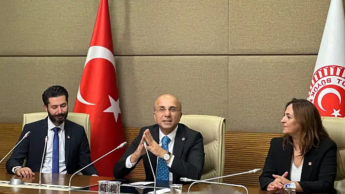 Genç: Demiryolları, borç değil, üretim ve kalkınma taşımak zorundadır
