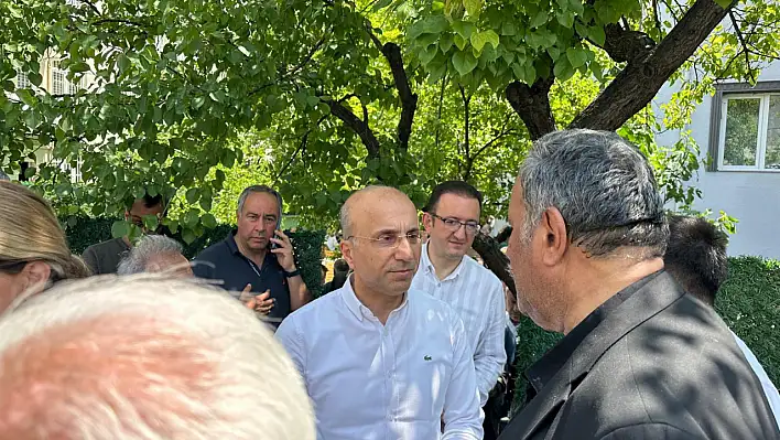Genç Gürer'i yalnız bırakmadı
