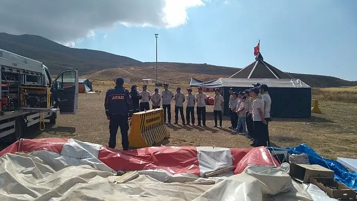 Genç KAYMEK izcileri doğal afetlere de hazır
