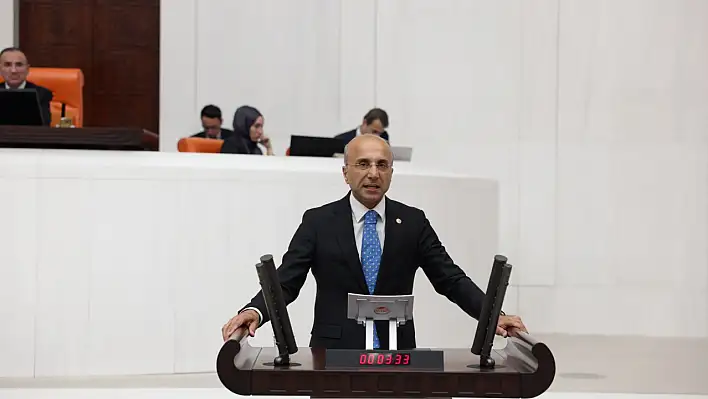 Genç'ten kişiye özel yasa tepkisi