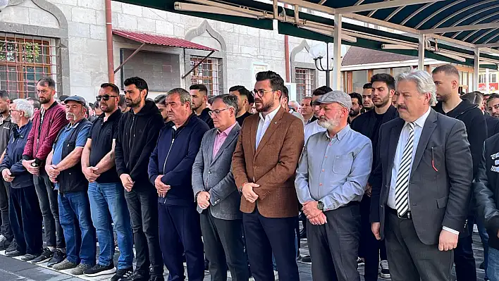 Genç yaşta hayatını kaybeden Mustafa Andaç son yolculuğuna uğurlandı