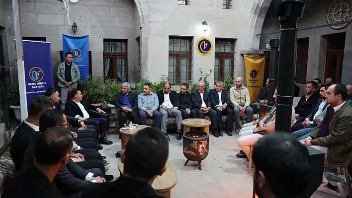Gençler ve Vali Çiçek, şehrin geleceğini konuştu