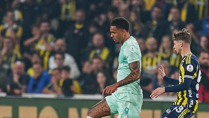 Sarı kırmızılıların Rus oyuncusu Fenerbahçe maçında 2 gol attı