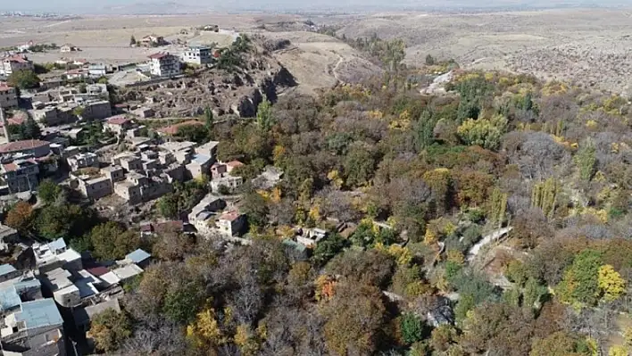 O meşhur türküyü hangi sanatçılar seslendirdi?