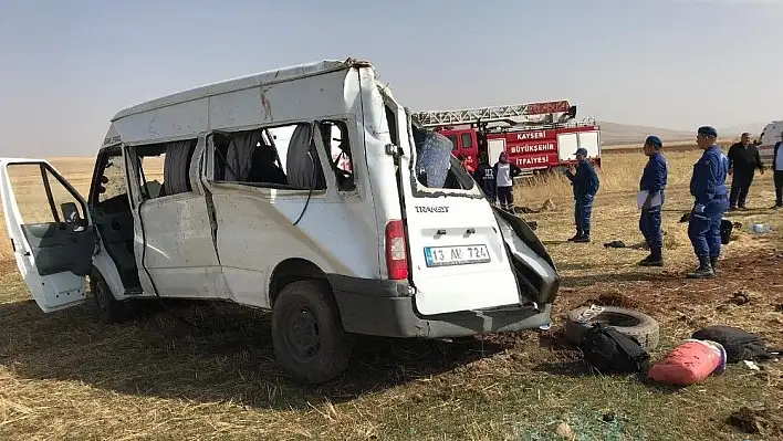 Göçmenlere sahte yol izin belgesi düzenlendiği ortaya çıktı