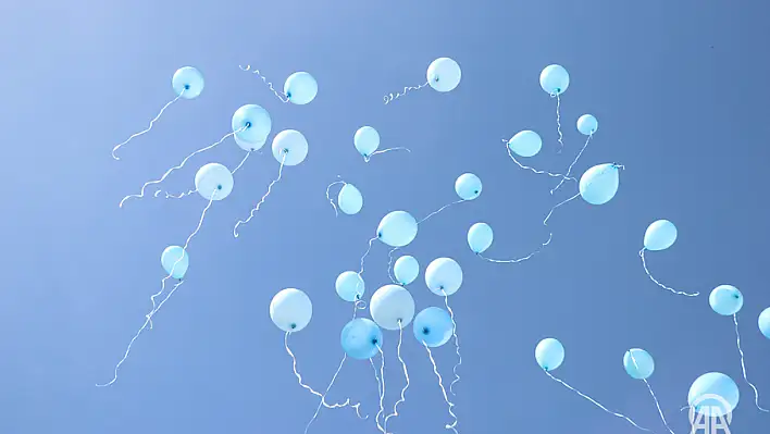 Gökyüzündeki mavi balonların anlamı ne?