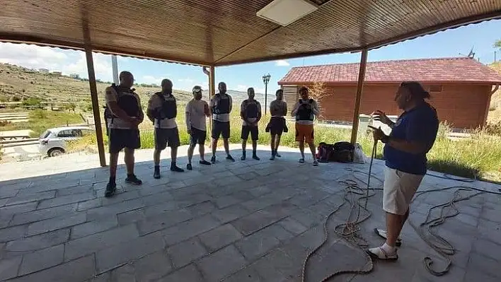 Gönüllü balık adamlar sezonu açtı