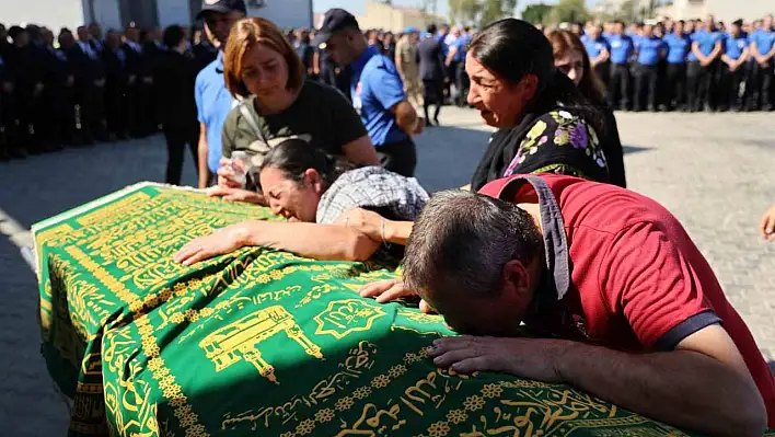 Kazada ölen memurlar için cezaevinde tören düzenlendi