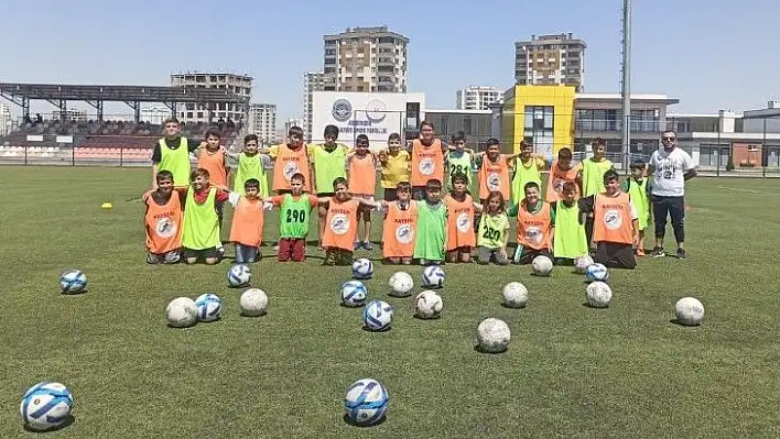 Futbol ve futsal ilgi görüyor