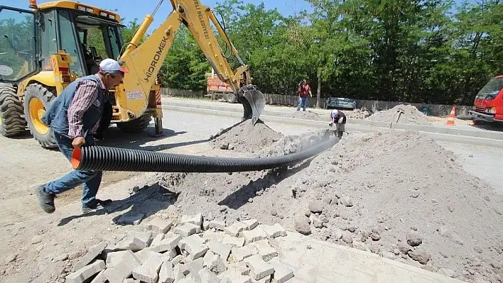 Güney Yukarı Mahallesinde su gideri çalışması devam ediyor
