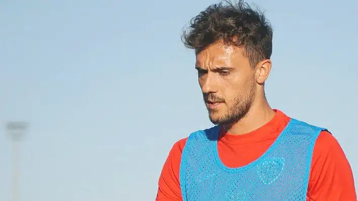 Gustavo Campanharo farkını hissettiriyor