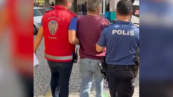 Kazancılar Çarşısı'nda yakalandı! Bakın ne satıyordu