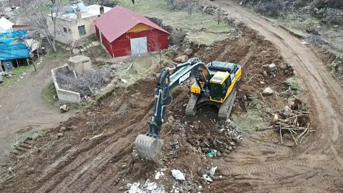 Hacılar'da yol çalışmaları sürüyor