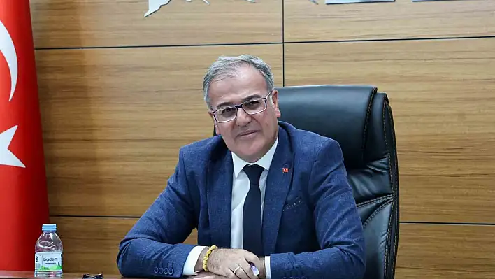 İlçe meydanı yenileniyor! 29 Ekim'de bayraklarla donatılacak