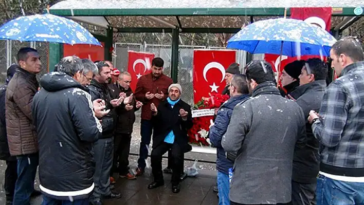 Hak-İş'ten Şehitler Durağı'na ziyaret
