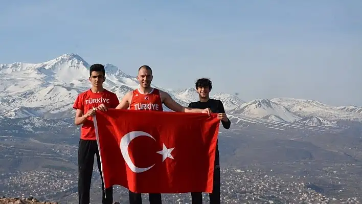 Hasketbol Genclik ve Spor Kulübünden Çanakkale Zaferi ve Şehitleri anma tırmanışı
