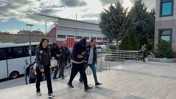 Hastanede usulsüzlük: 20 kişiden 17'si tutuklandı!