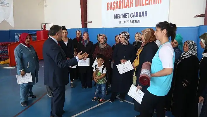 'Hayaliyle Yaşıyorum Hedefime Koşuyorum' projesinin sertifika töreni yapıldı
