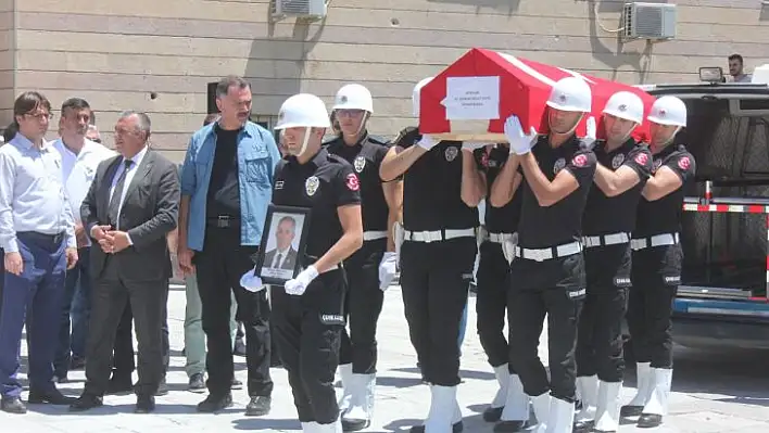 Hayatını kaybeden eski vekil son yolculuğuna uğurlandı...