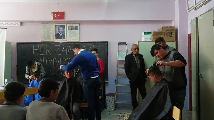 'Her Zaman Yanınızdayız' Projesi ekibi Gazi mahallesinde