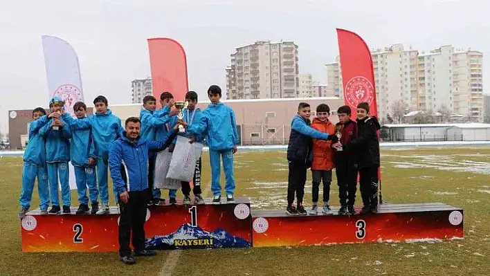 Heyet-i Temsiliye Atletizm Yarışlarının ilk gün müsabakaları sona erdi