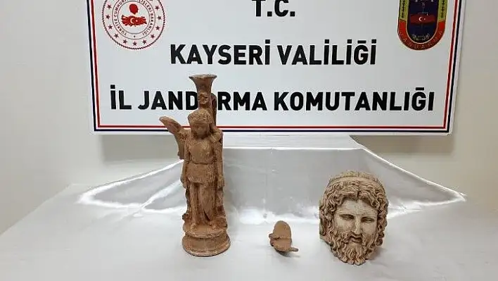 Heykelleri 100 bin dolara satarken yakalandı