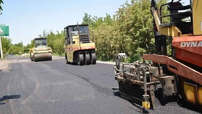 Hisarcık ile Hacılar arasında asfalt çalışması başladı